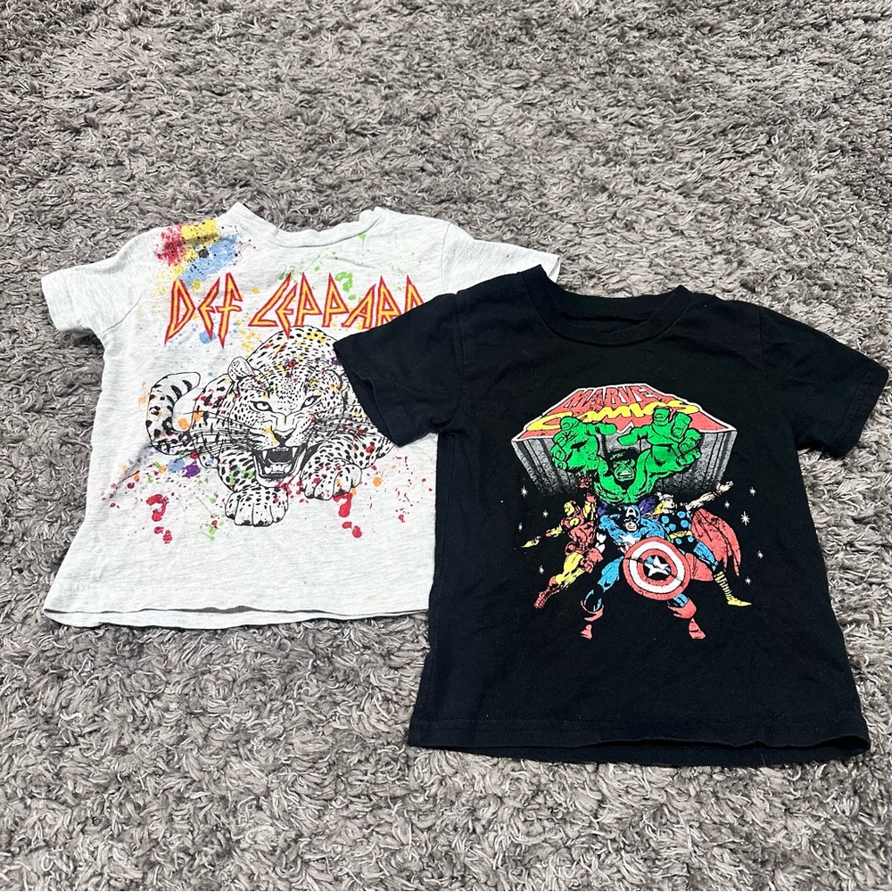 3/$15 Lot of 2 Tee Shirts Marvel and Def Leopard